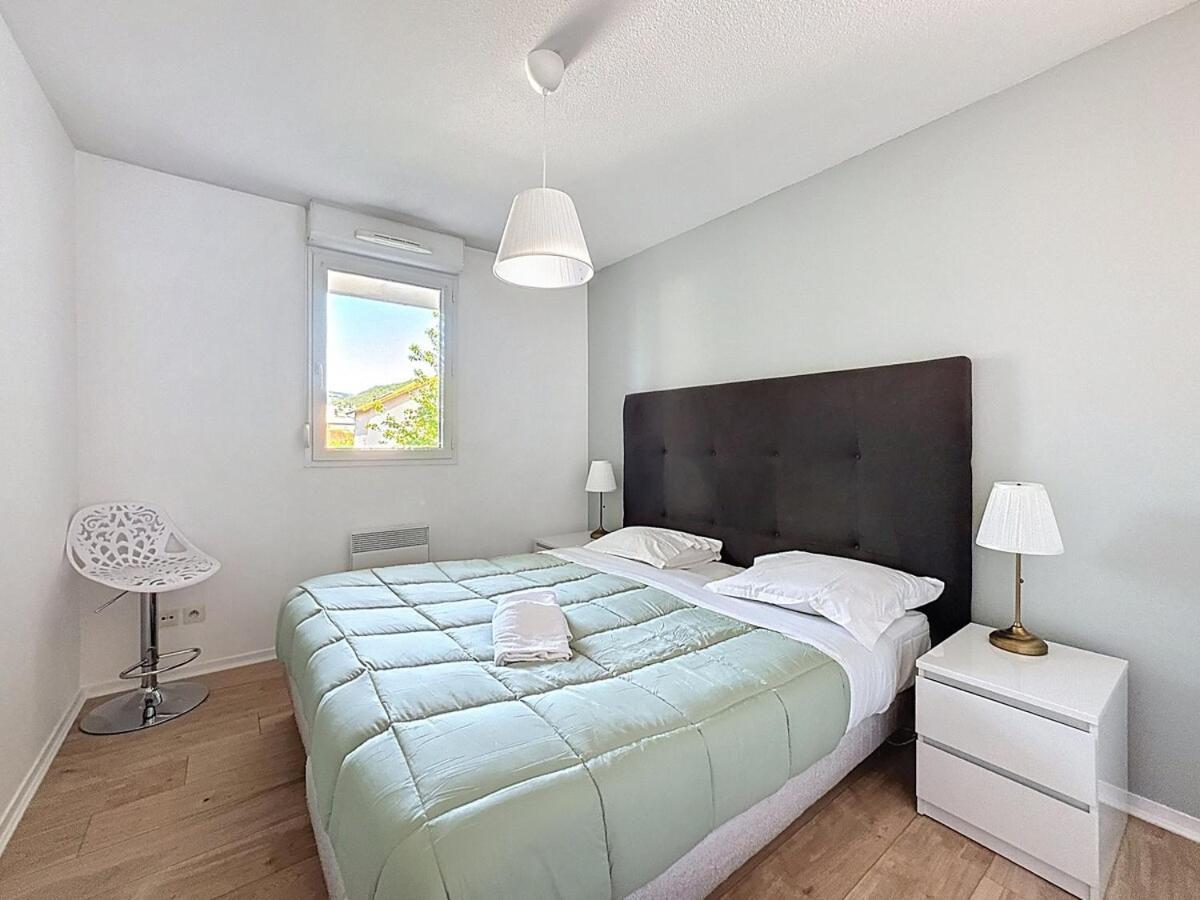 Apartamento Sejour Cosy - Lit 180X200 - Wifi - Parking Clermont-Ferrand Exterior foto